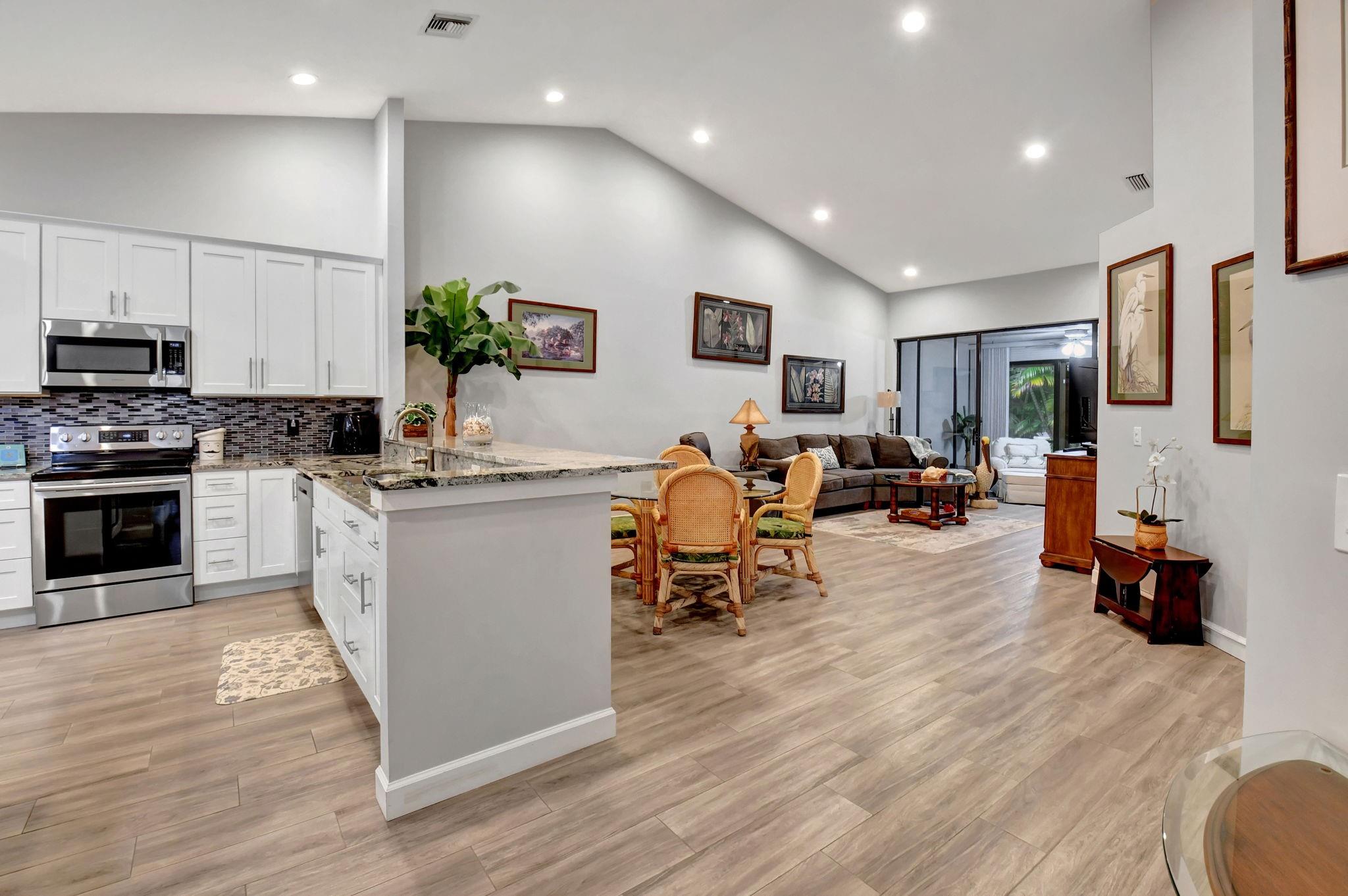 7704 LEXINGTON CLUB BLVD UNIT B B