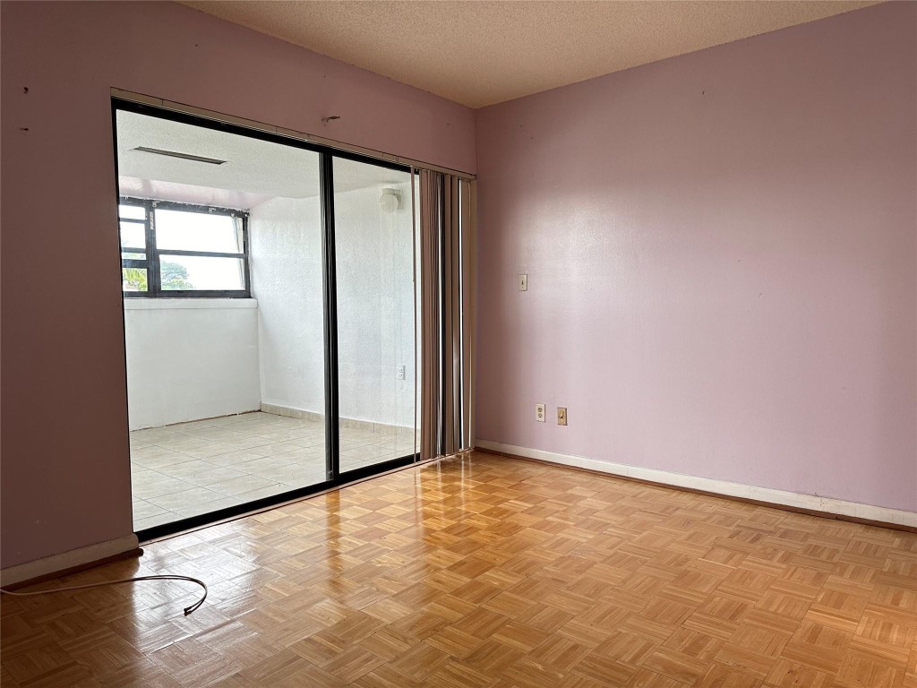 The Courts Of Inverrary P - Residential Lease