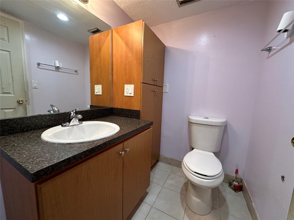 The Courts Of Inverrary P - Residential Lease