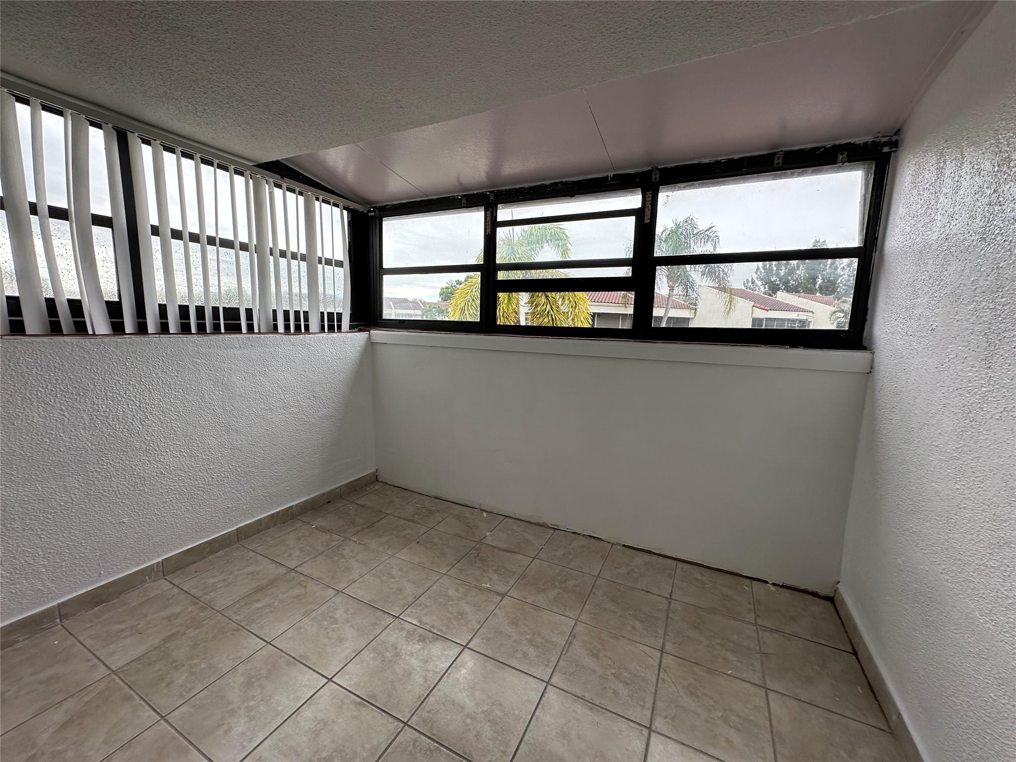 The Courts Of Inverrary P - Residential Lease