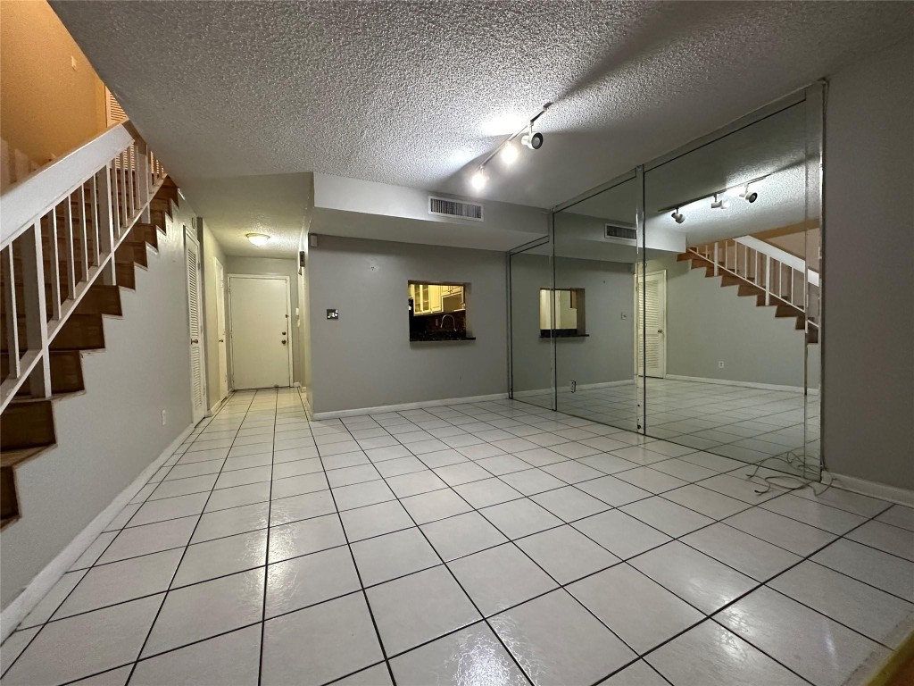 The Courts Of Inverrary P - Residential Lease