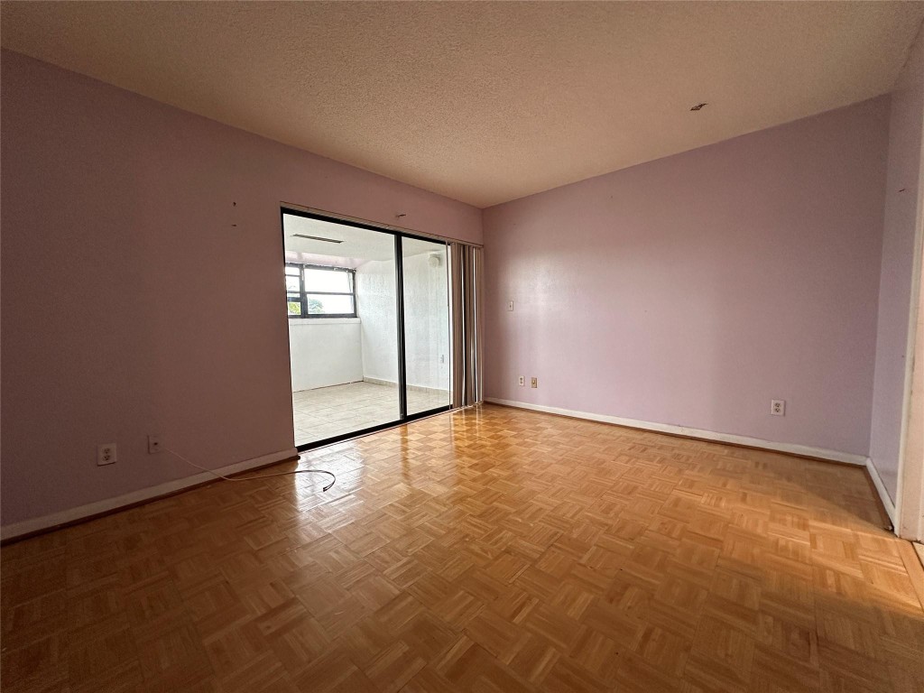 The Courts Of Inverrary P - Residential Lease