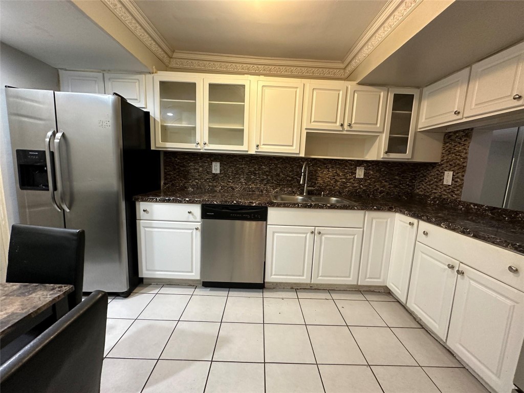 The Courts Of Inverrary P - Residential Lease