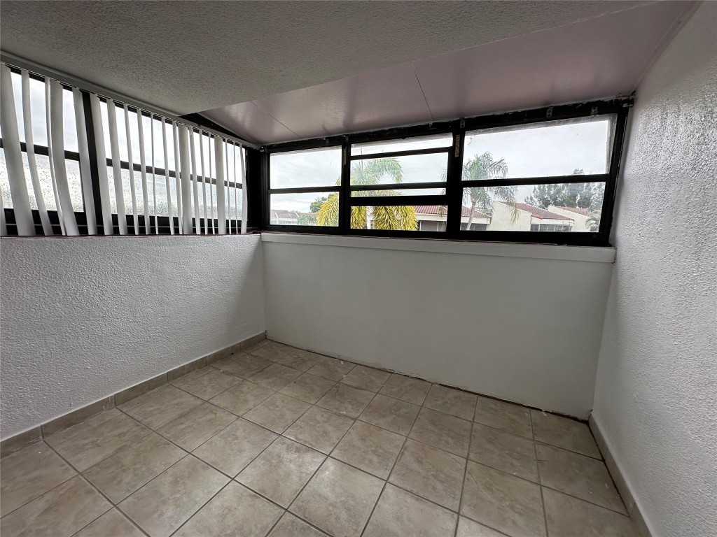 The Courts Of Inverrary P - Residential Lease