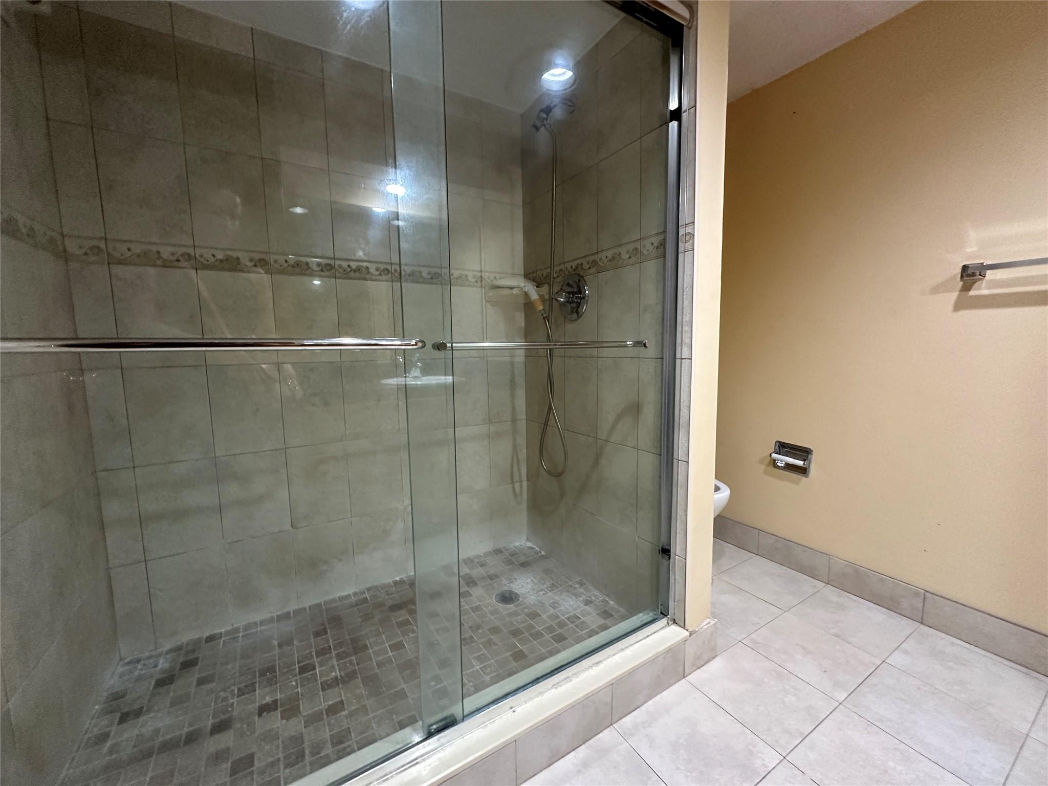 The Courts Of Inverrary P - Residential Lease