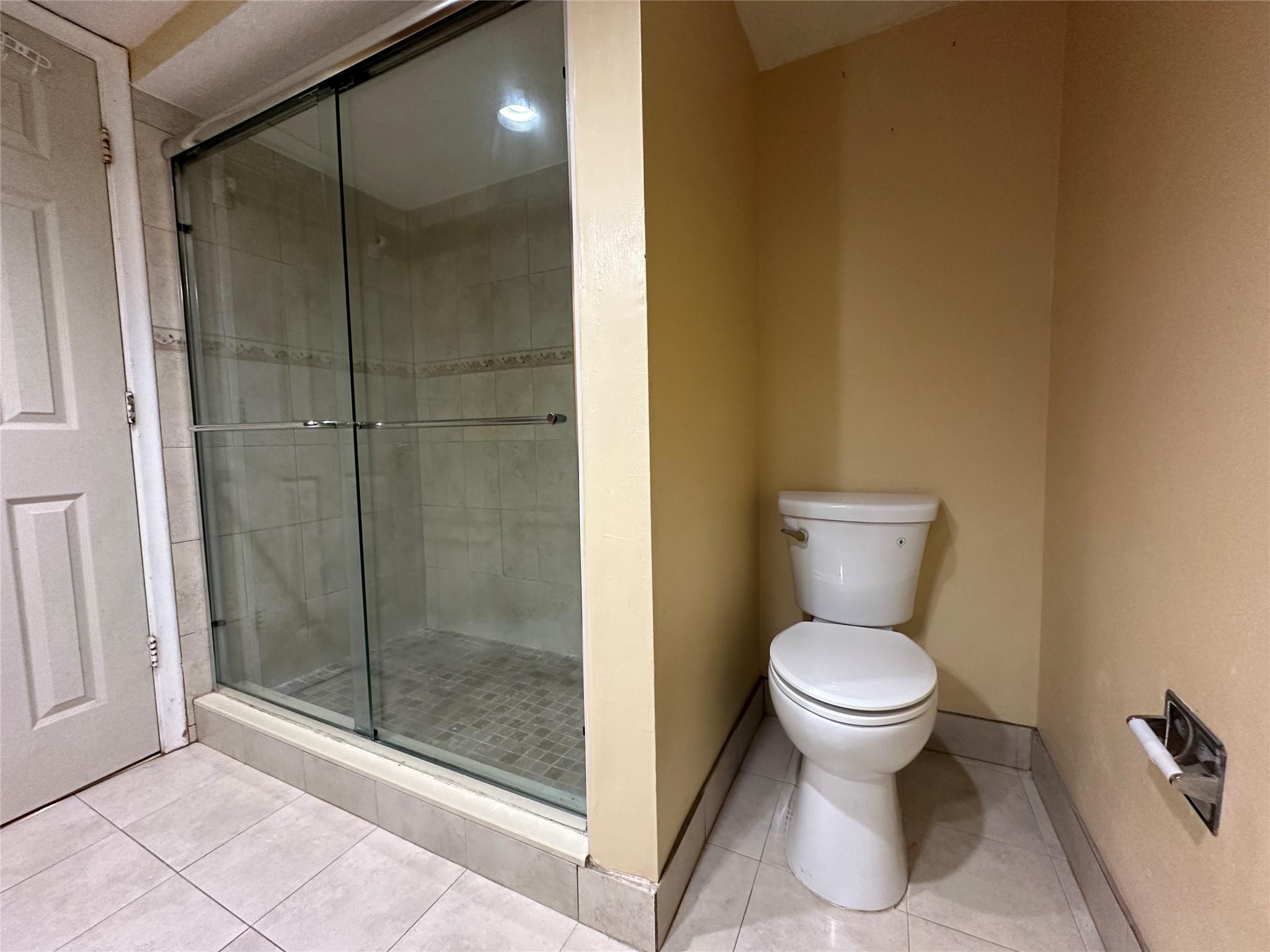 The Courts Of Inverrary P - Residential Lease