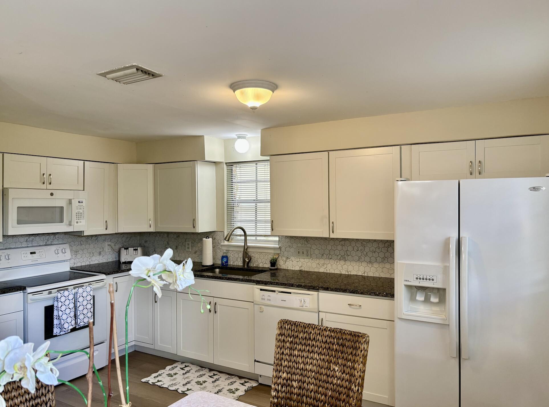 GEORGIAN COURTS AT WELLIN - Residential Lease