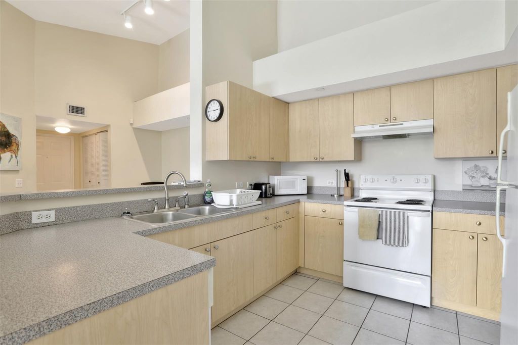 Photo of 723 Villa Circle #723, Boynton Beach, FL 33435 (MLS # B26005828)