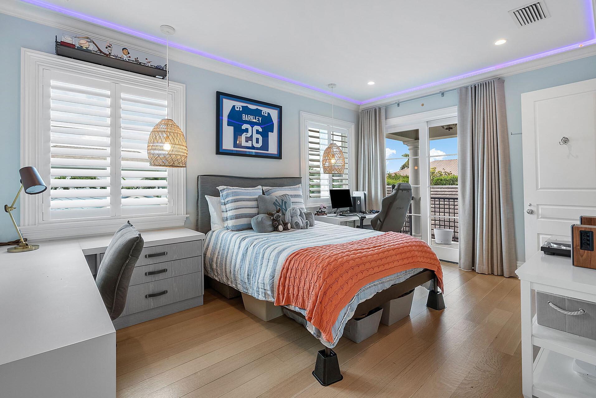 ROYAL PALM YACHT & COUNTR - Residential