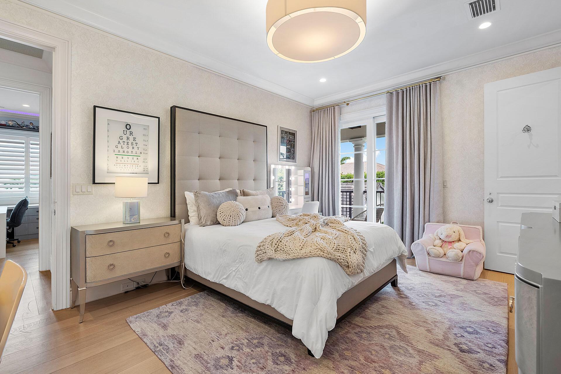 ROYAL PALM YACHT & COUNTR - Residential