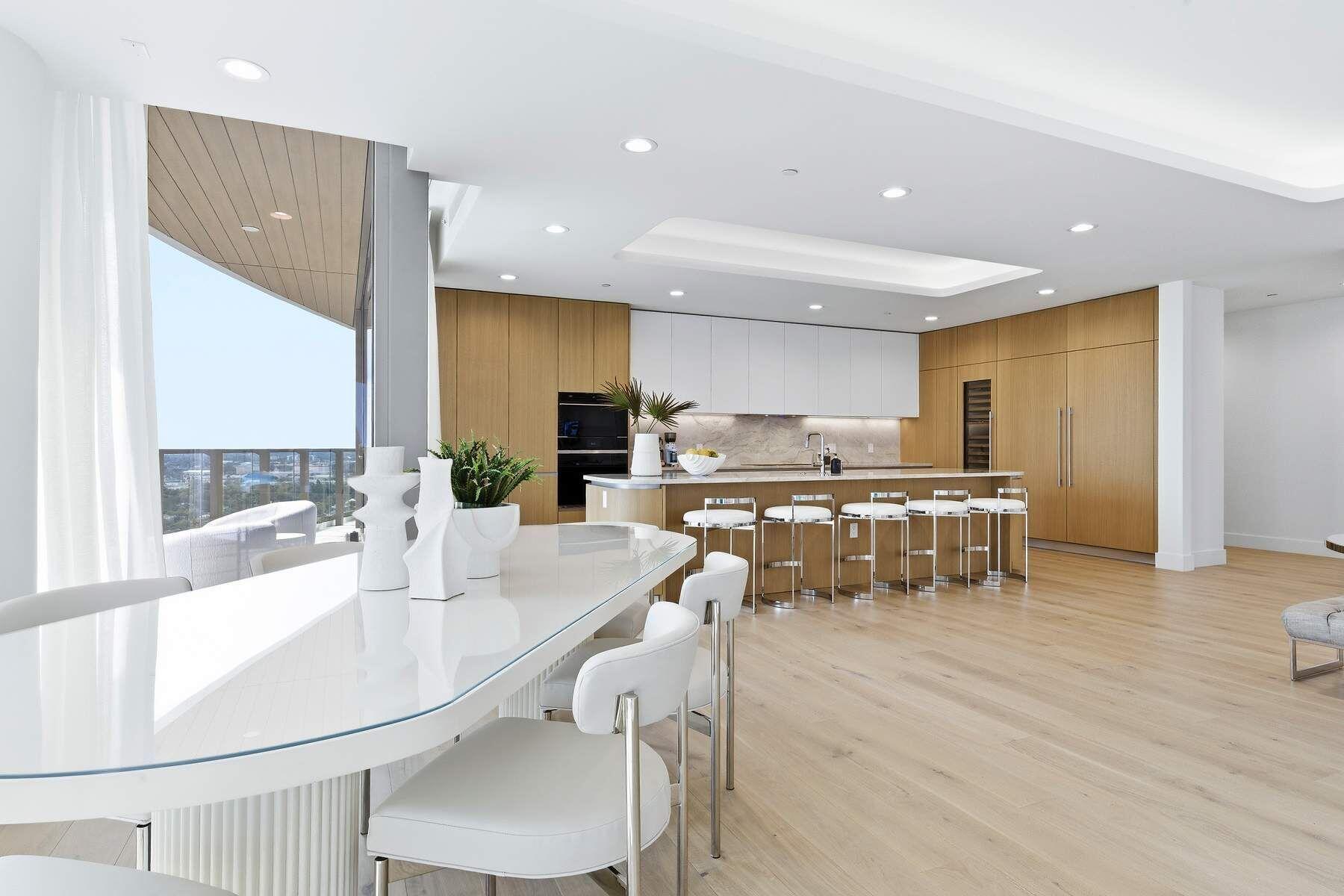 FORTE RESIDENCES CONDO - Residential