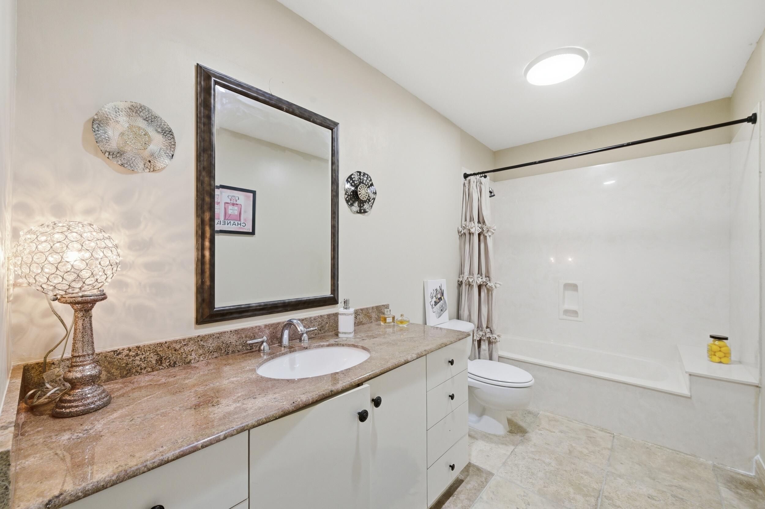 LAKERIDGE - Residential