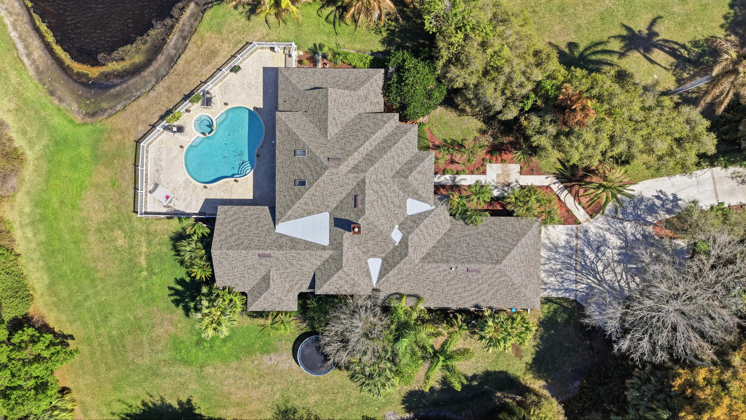 2400 NW Lakeridge Drive