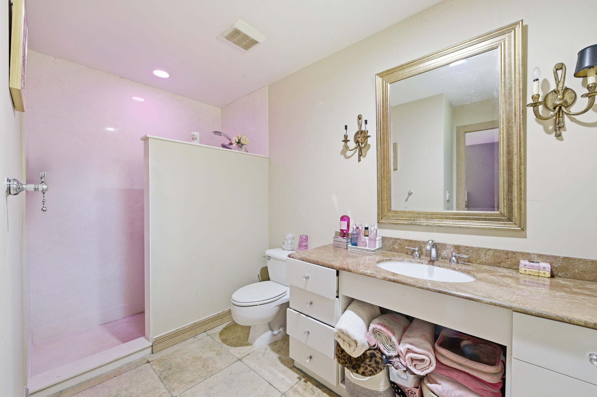 LAKERIDGE - Residential