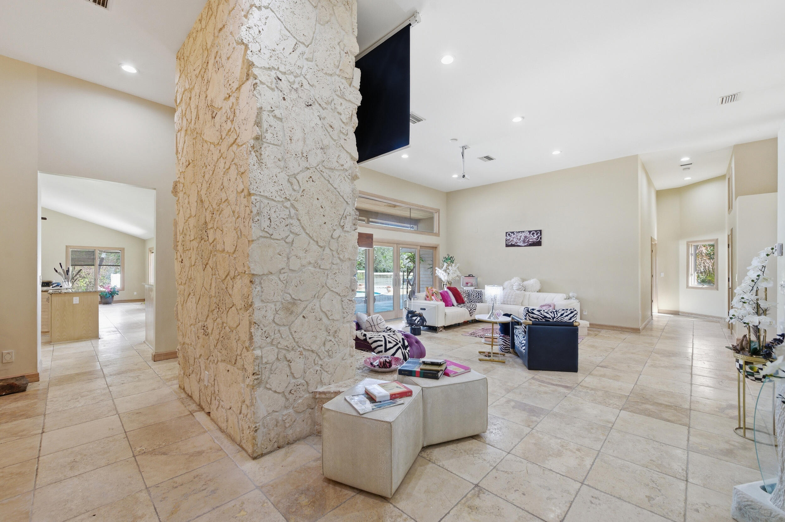 LAKERIDGE - Residential