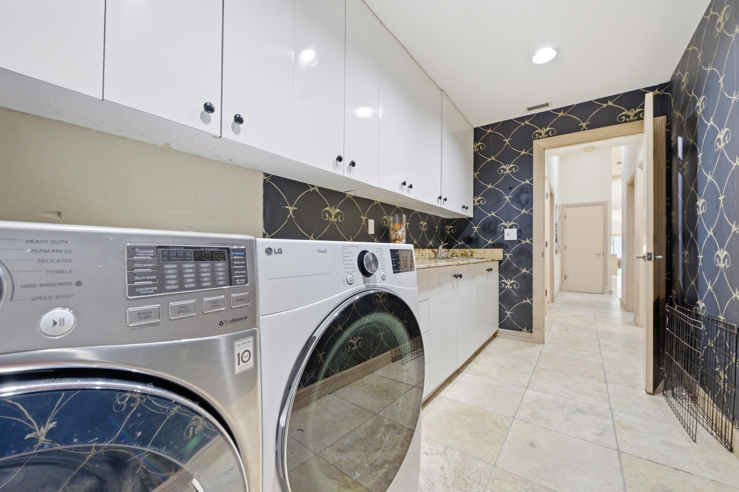 LAKERIDGE - Residential