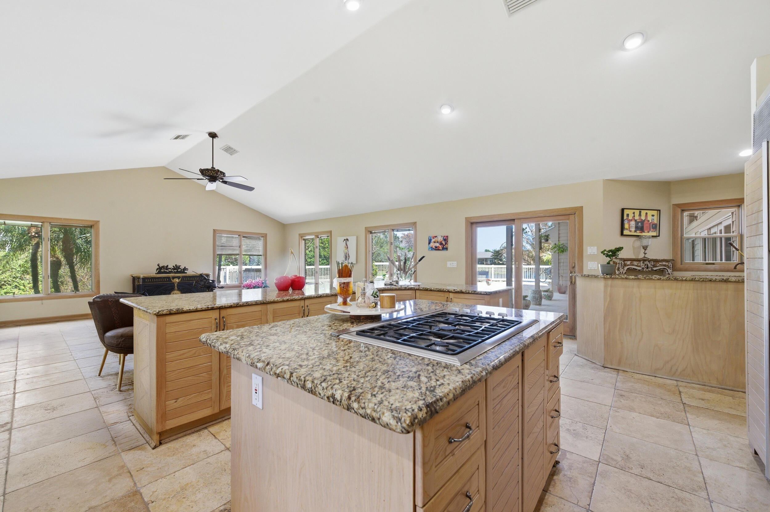 LAKERIDGE - Residential