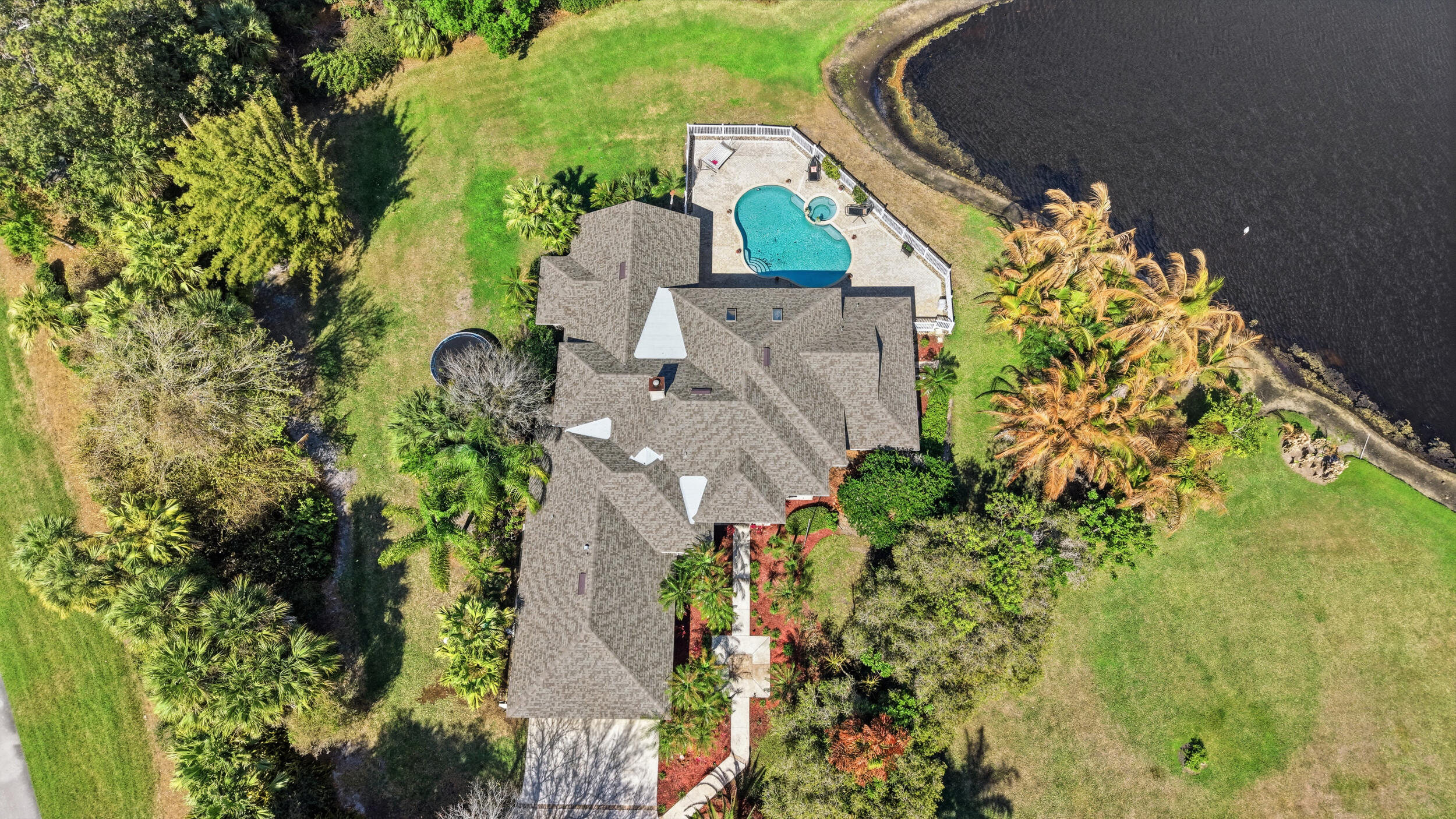 LAKERIDGE - Residential