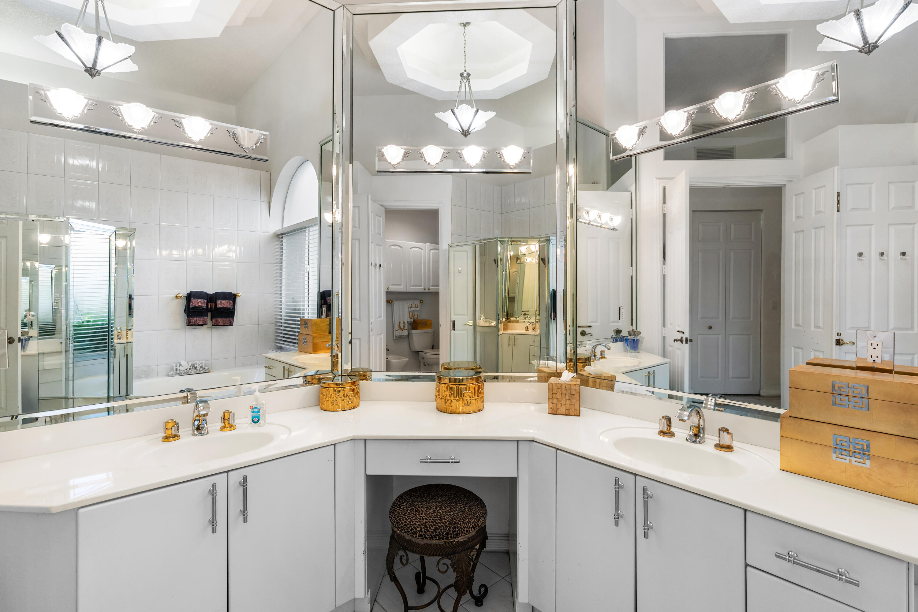 MEADOW RUN WEST - Residential