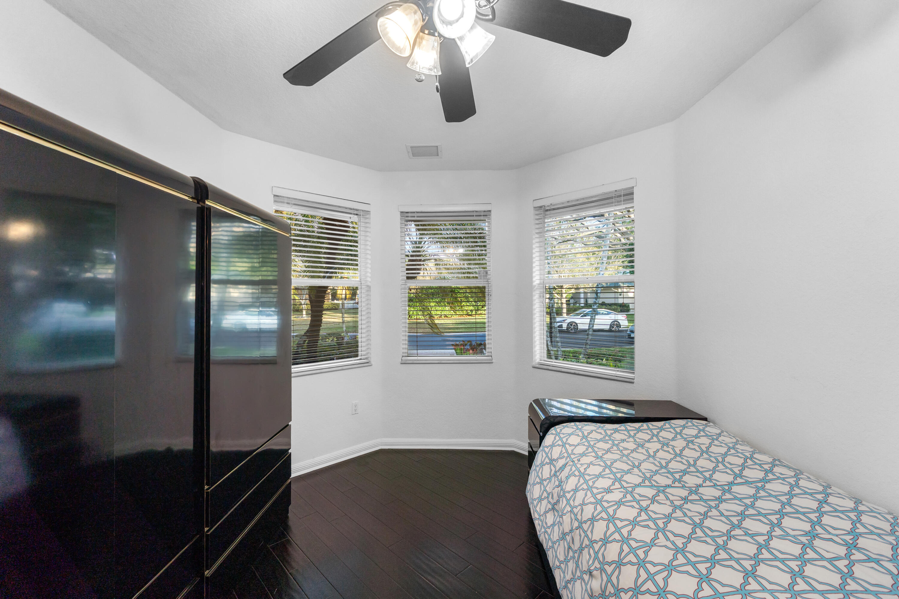 MEADOW RUN WEST - Residential