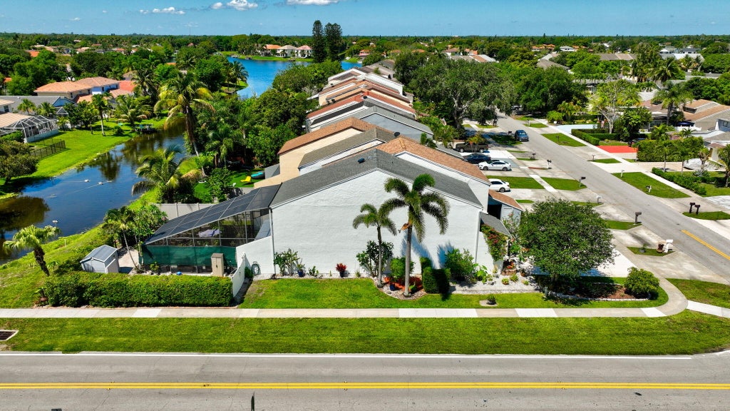 Photo of 12324 Westhampton Circle, Wellington, FL 33414 (MLS # B26093641)