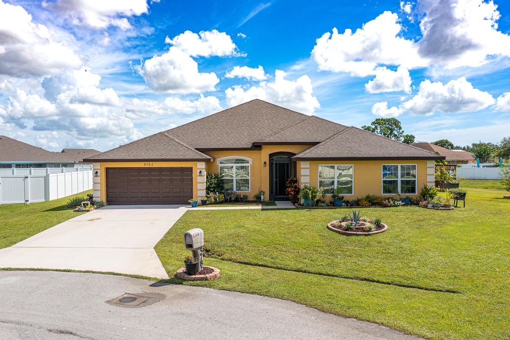 Photo of 5782 NW Lynn Court, Port Saint Lucie, FL 34986 (MLS # R10856028)