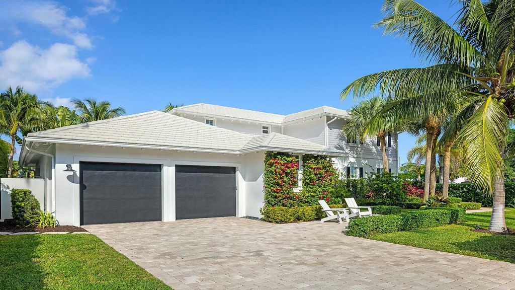 Photo of 115 NE 6th Street, Delray Beach, FL 33444 (MLS # R11148834)