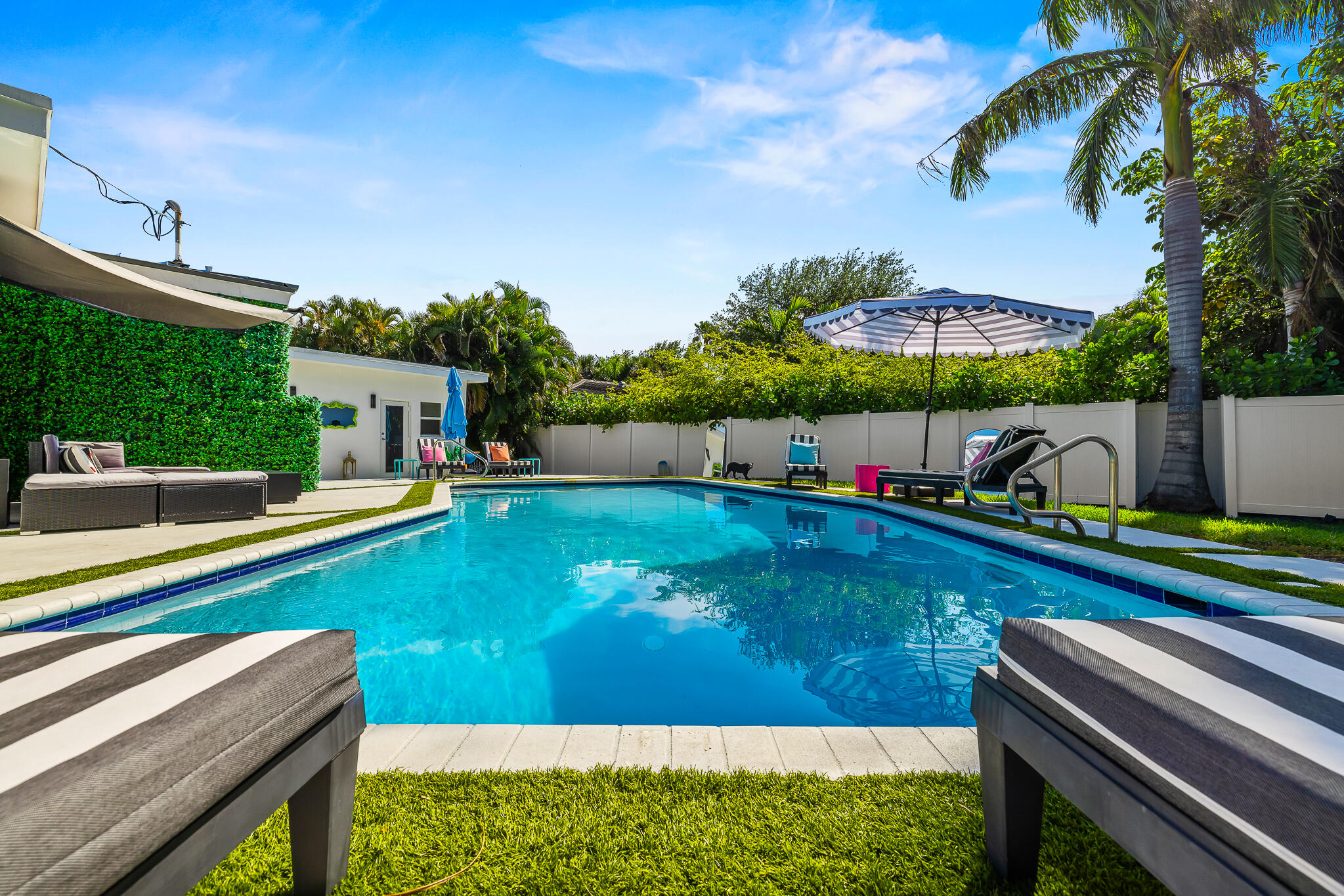 HARBOR BEACH - Residential Lease