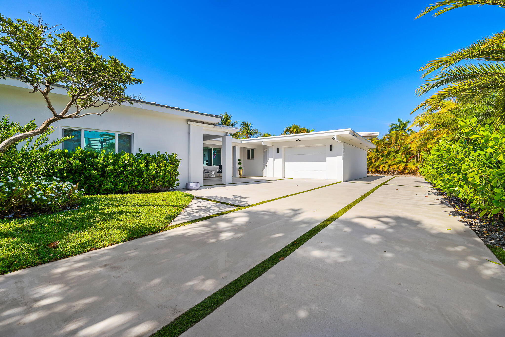 HARBOR BEACH - Residential Lease