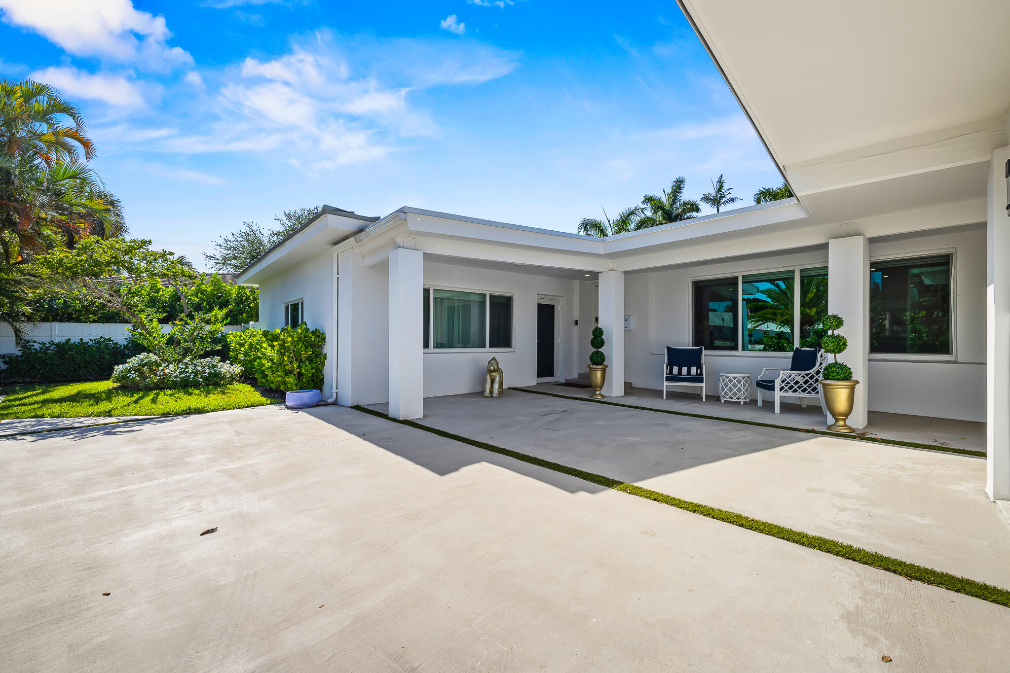 HARBOR BEACH - Residential Lease