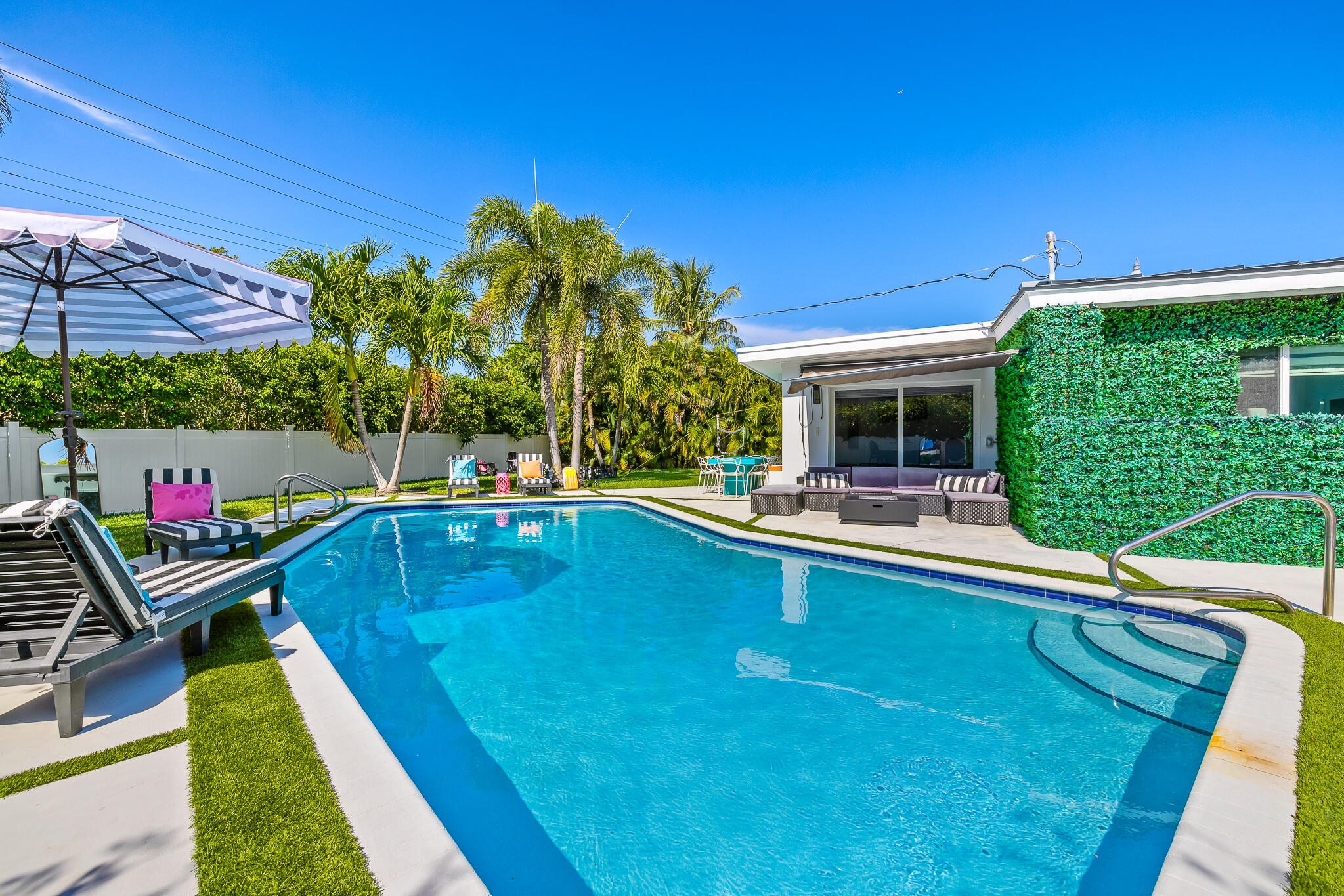 HARBOR BEACH - Residential Lease