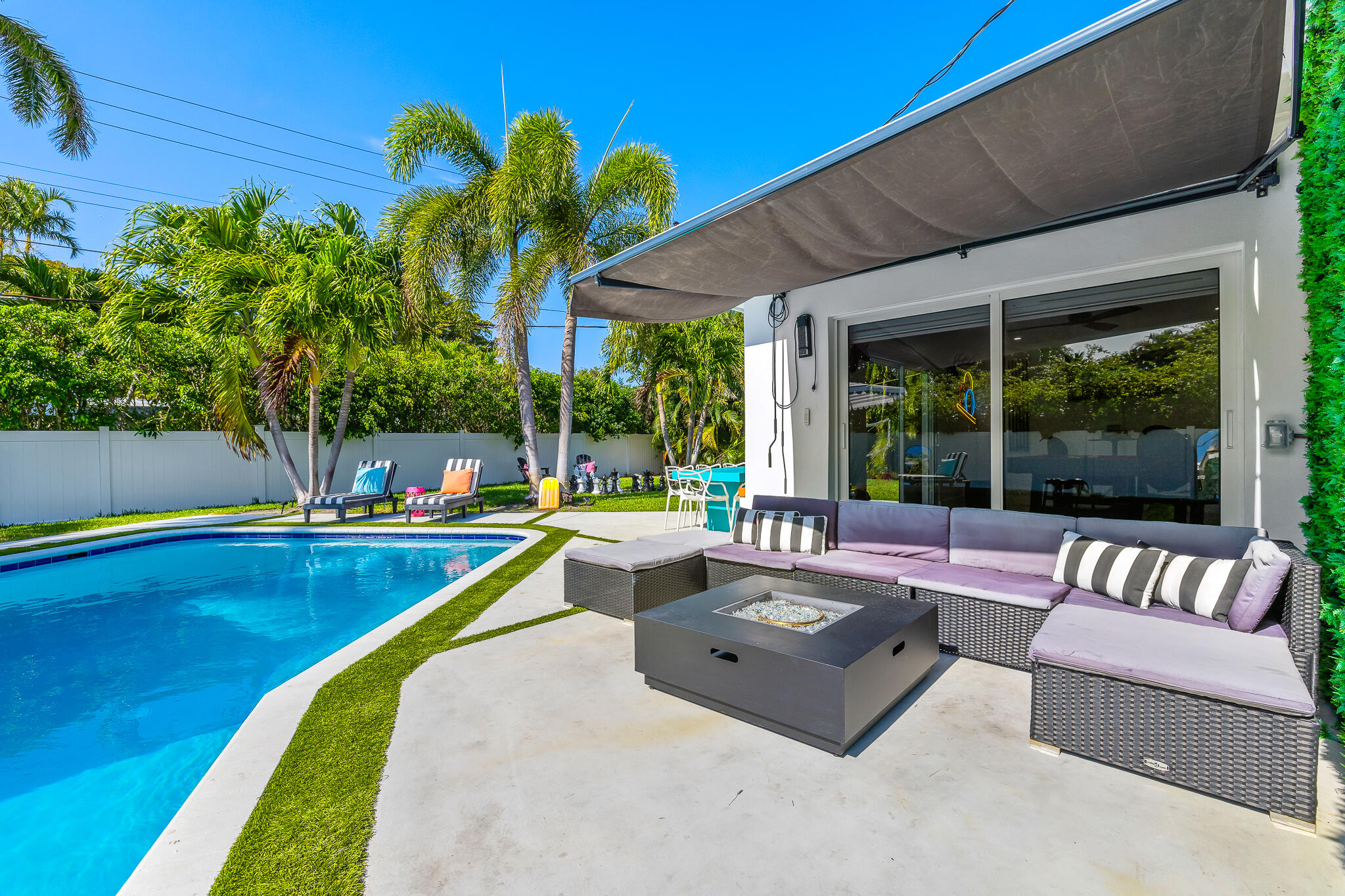 HARBOR BEACH - Residential Lease