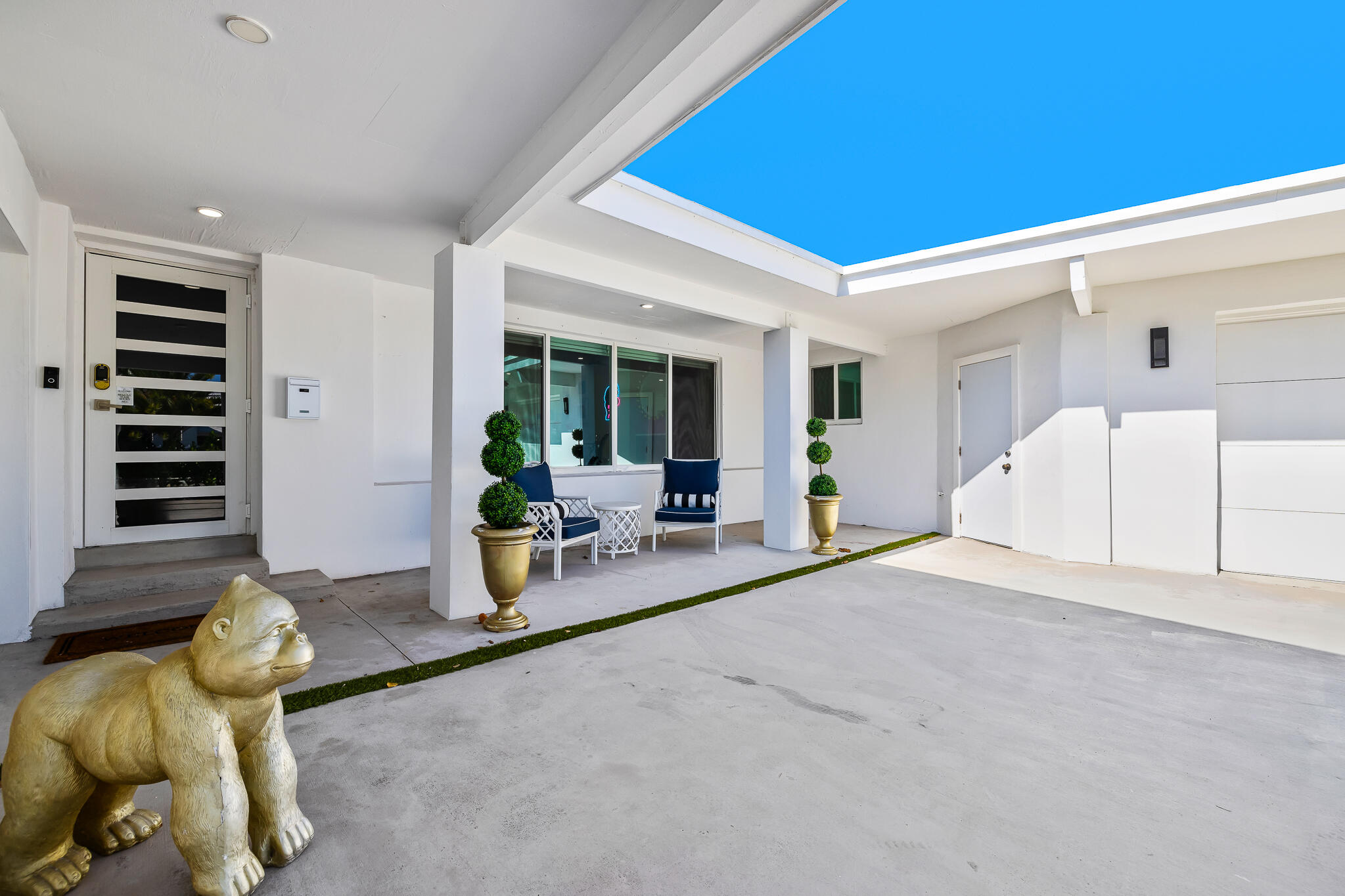 HARBOR BEACH - Residential Lease