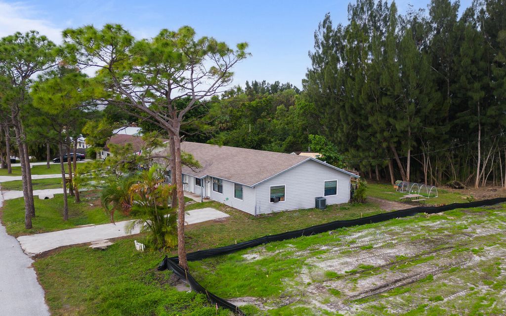 Photo of 3763 SE Dixie Ross Street, Stuart, FL 34997 (MLS # R10947174)