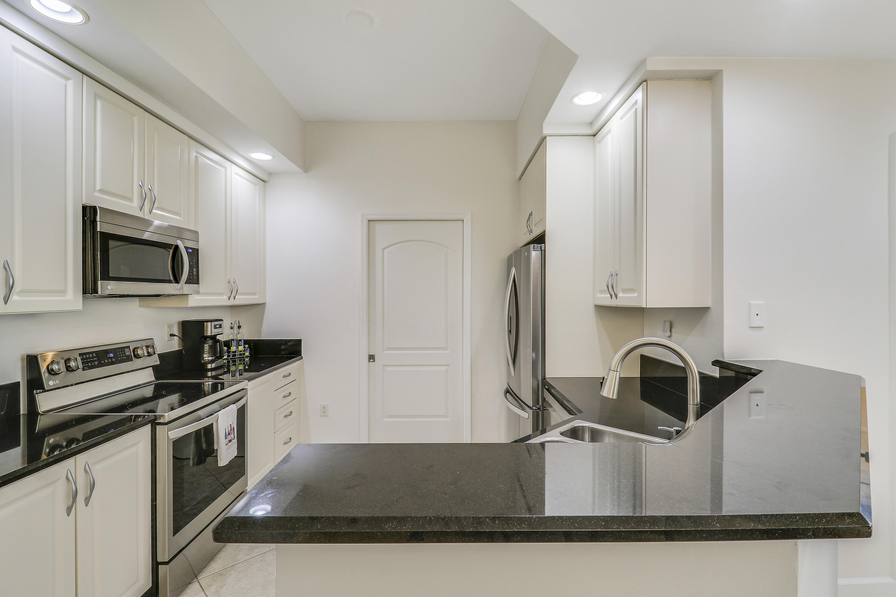 ONE CITY PLAZA CONDO - Residential Lease