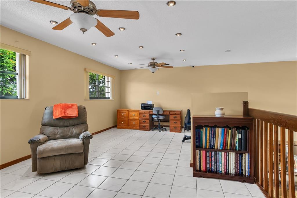 Falcons Lea 128-6 B - Residential