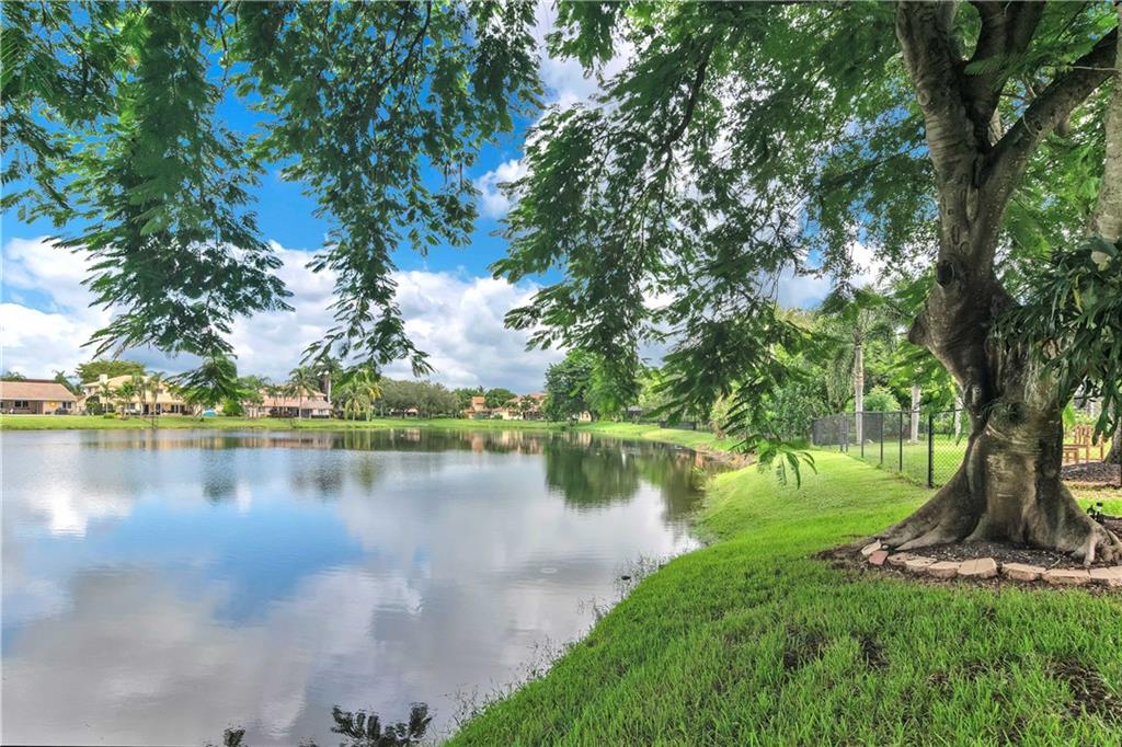 Falcons Lea 128-6 B - Residential