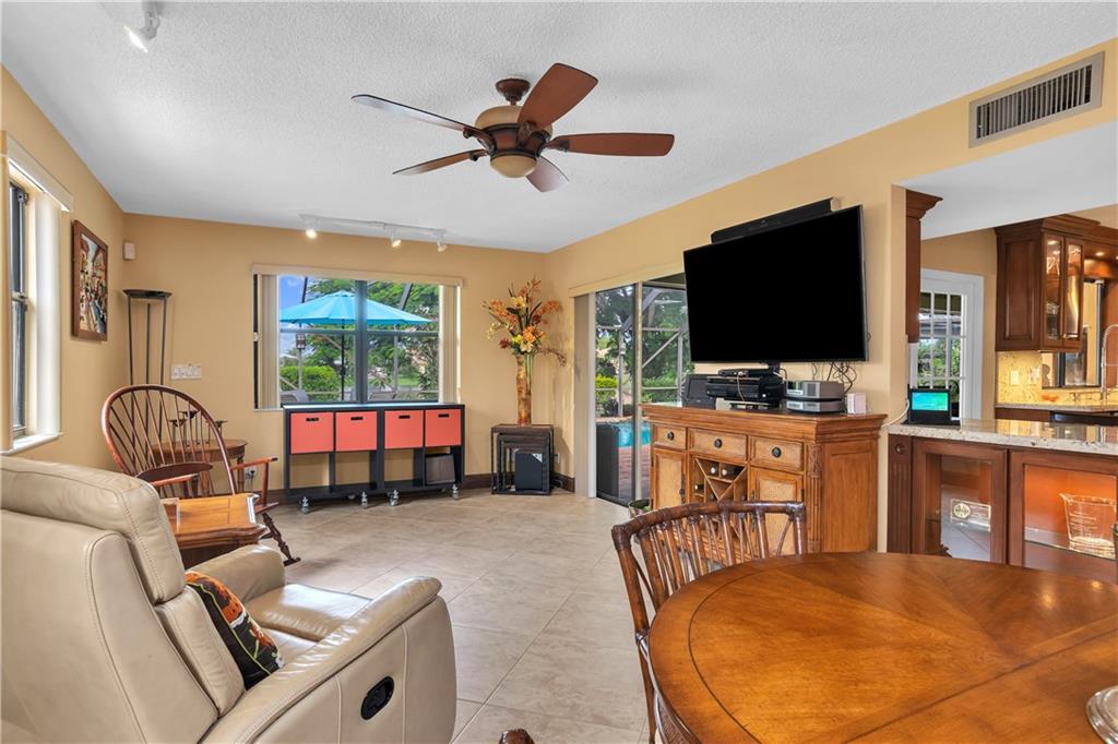 Falcons Lea 128-6 B - Residential