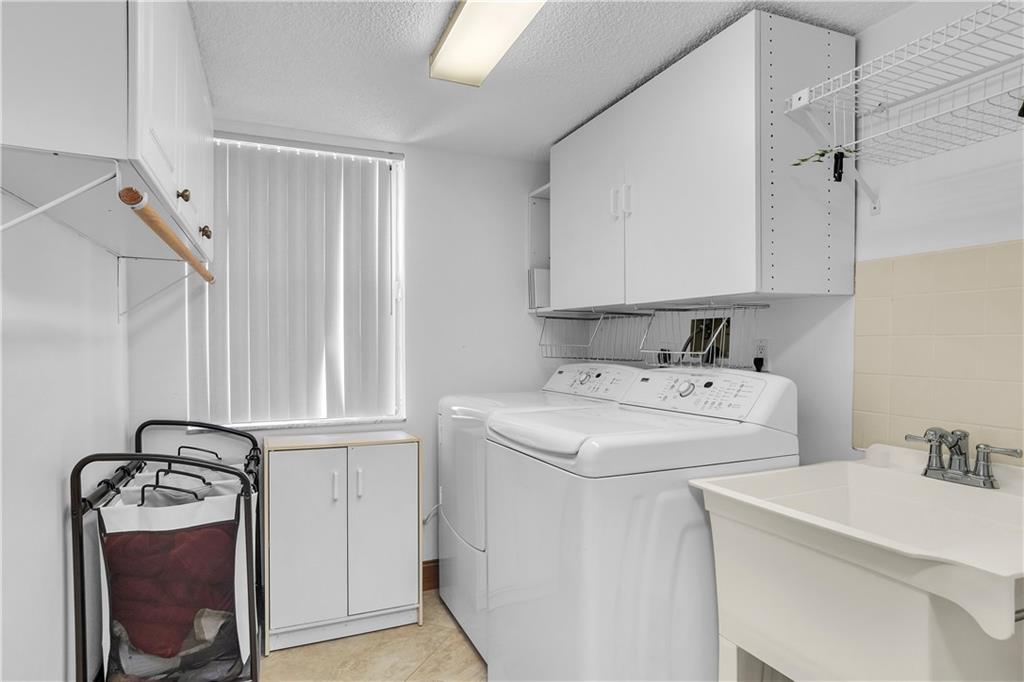 Falcons Lea 128-6 B - Residential