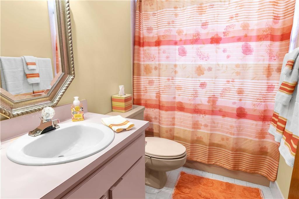 Falcons Lea 128-6 B - Residential