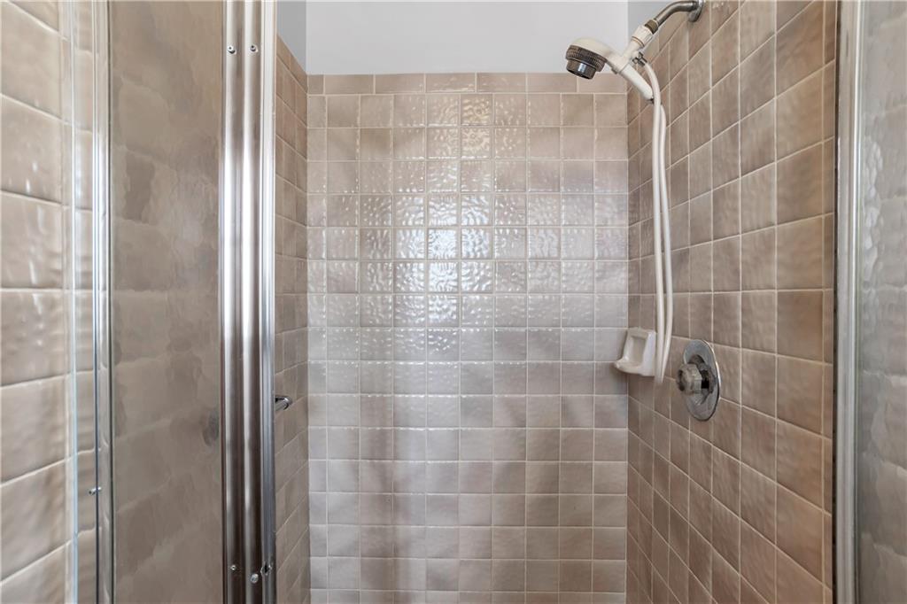 Falcons Lea 128-6 B - Residential