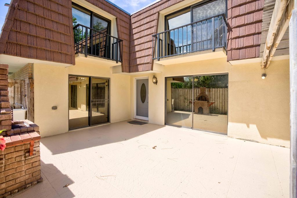 Photo of 320 3rd Lane, Palm Beach Gardens, FL 33418 (MLS # R11006739)