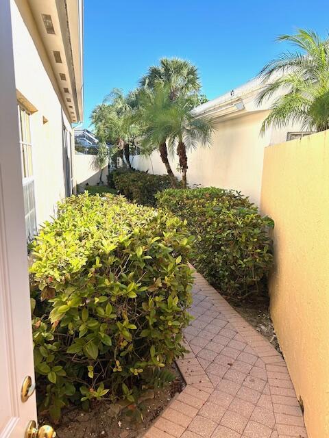 BREAKERS WEST 13, The Col - Residential