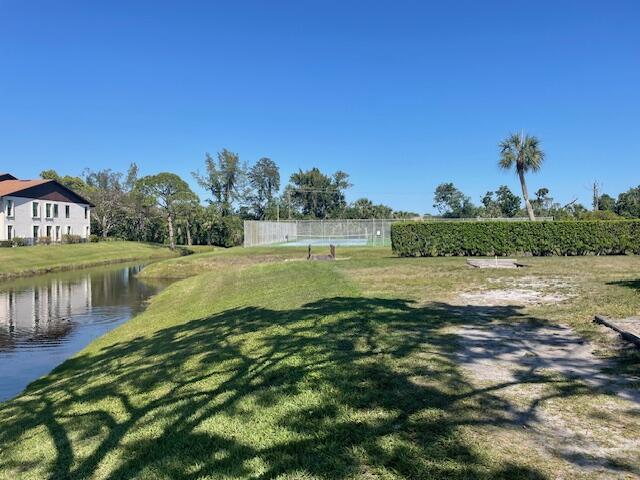 TWIN LAKES SOUTH & TOWN VILLAS CONDO - Residential Lease