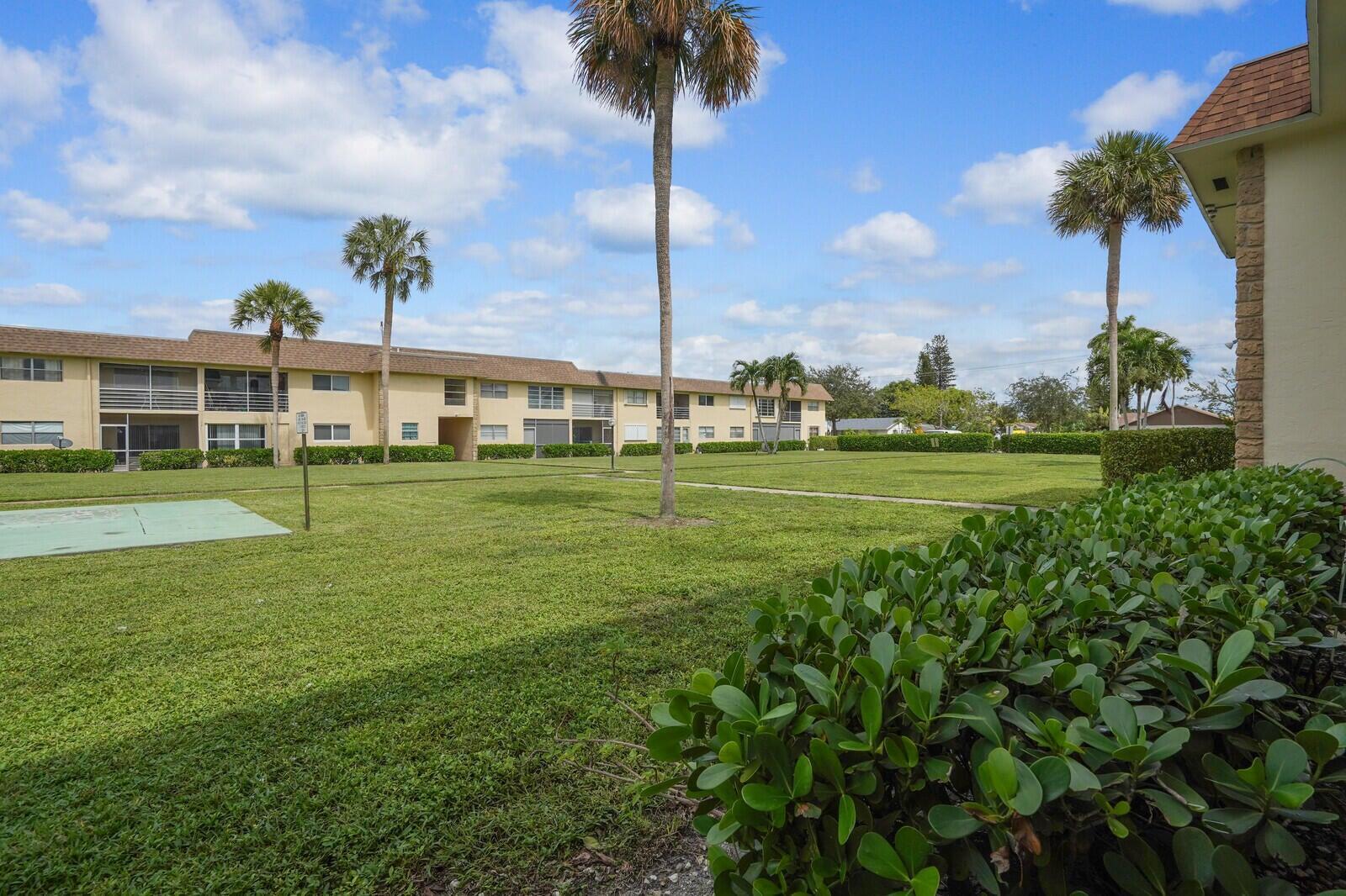 SANDALFOOT BLVD APTS - Residential Lease