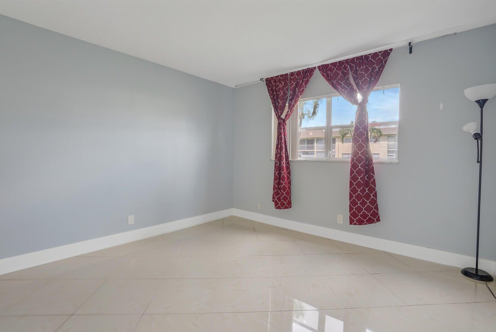 SANDALFOOT BLVD APTS - Residential Lease