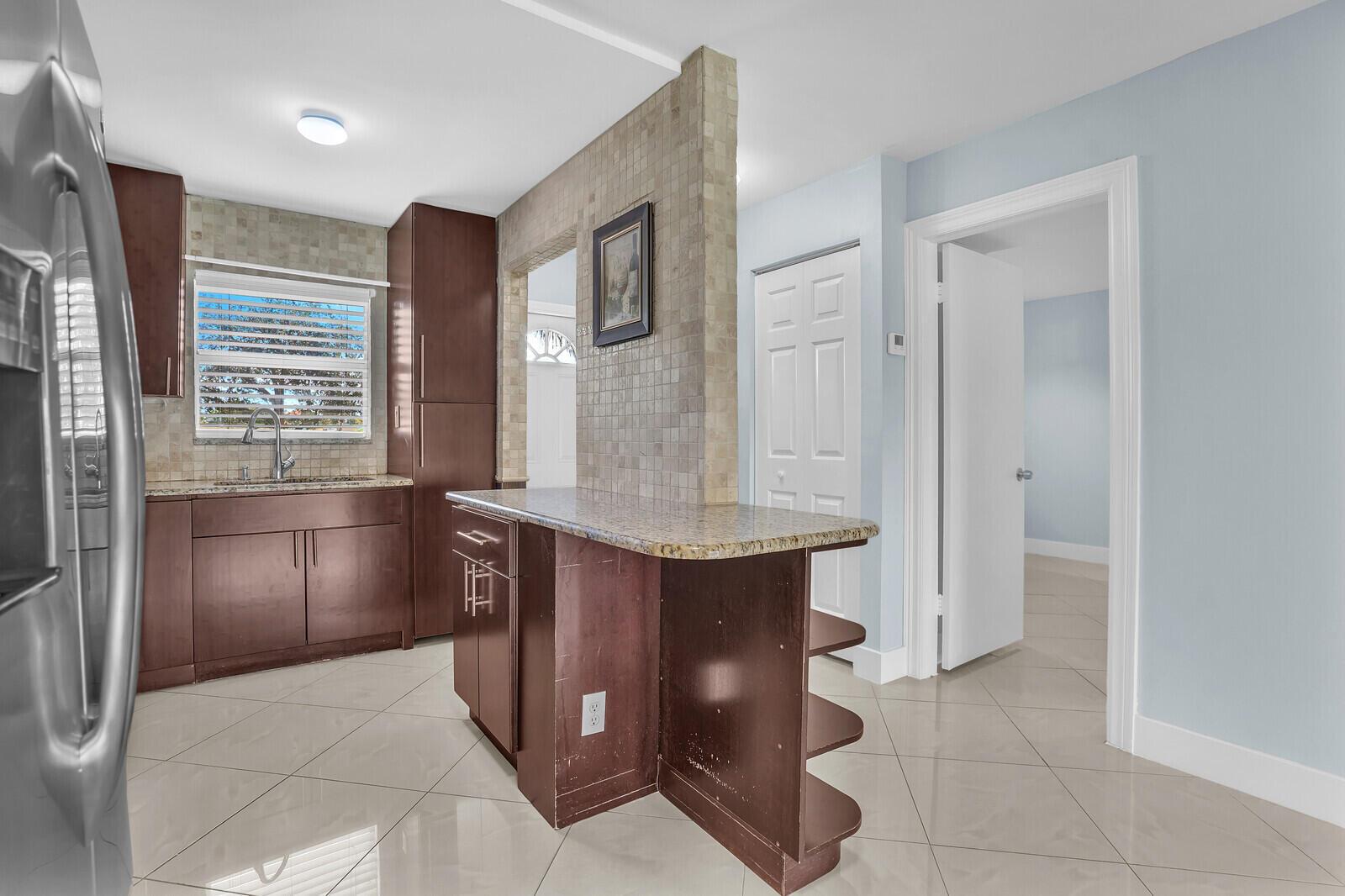 SANDALFOOT BLVD APTS - Residential Lease