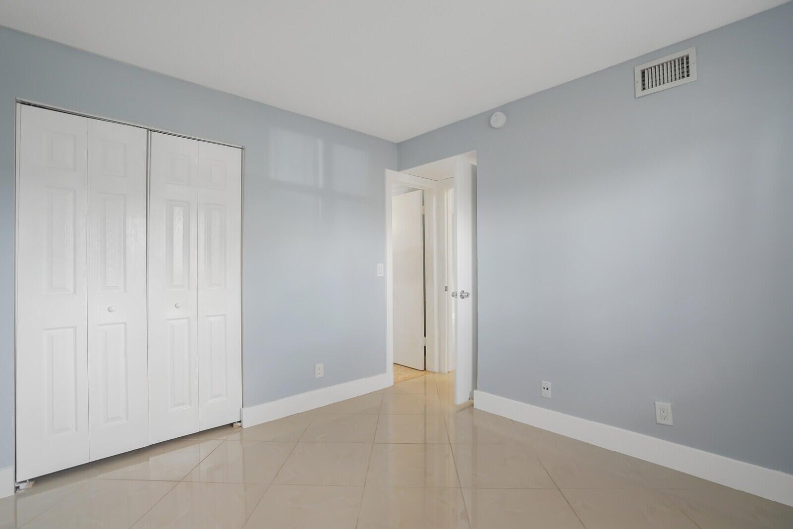 SANDALFOOT BLVD APTS - Residential Lease