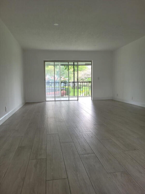 VILLAGES OF ORIOLE DEAUVILLE CONDO - Residential