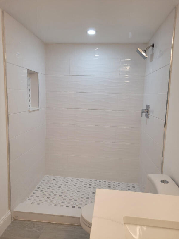 VILLAGES OF ORIOLE DEAUVILLE CONDO - Residential